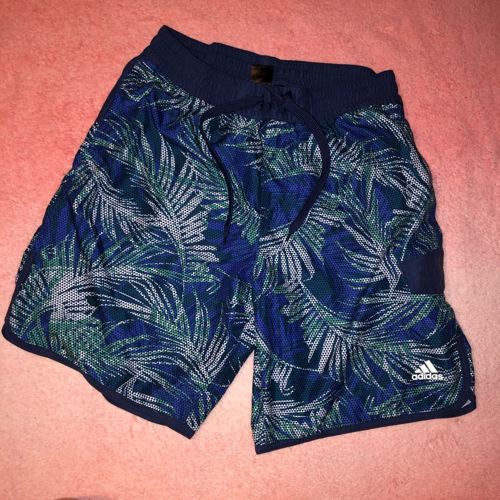 Men’s swim shorts